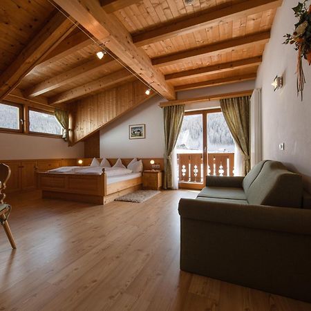 Garni Sunela B&B Wolkenstein in Gröden Exterior foto
