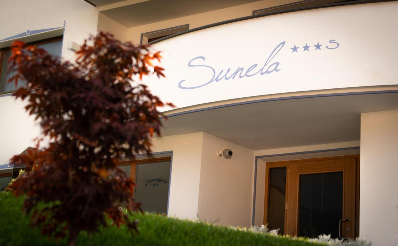 Garni Sunela B&B Wolkenstein in Gröden Exterior foto