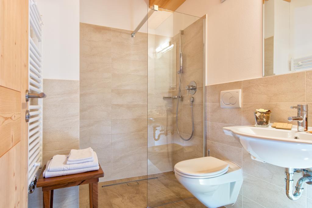 Garni Sunela B&B Wolkenstein in Gröden Zimmer foto